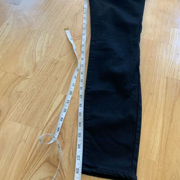 Levi Strauss mid rise skinny, black, size 6 - Picture 14 of 14